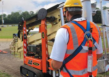 משטחי הרמה: שיפור היעילות והבטיחות בתעשייה ובבנייה